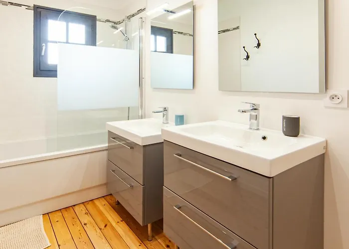 Jolie M'home, Le Puy Du Fou, 15 Pers, 7 Ch, 5 Sde, 5 Wc Prázdninový dům *